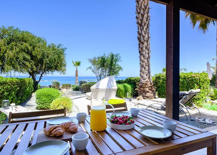 Aura Beachfront Residence By Nomads