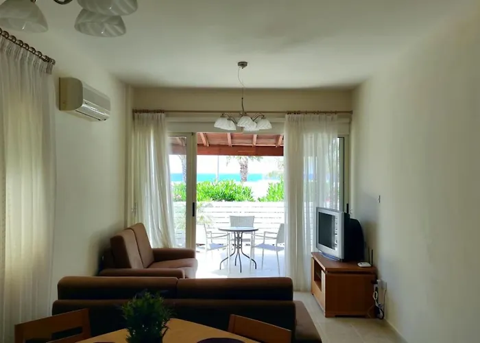 Bungalow Sea Paradise - Beachfront Escape With Sea View