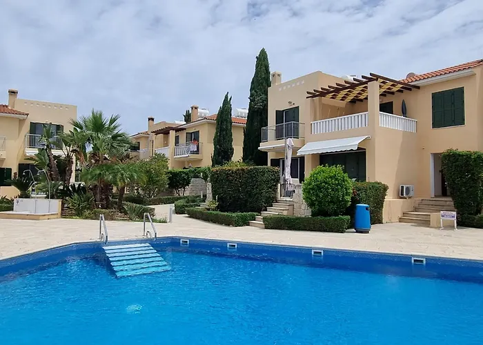 Cyprus 2 Beds Ensuite Pool Patio Wifi Parking