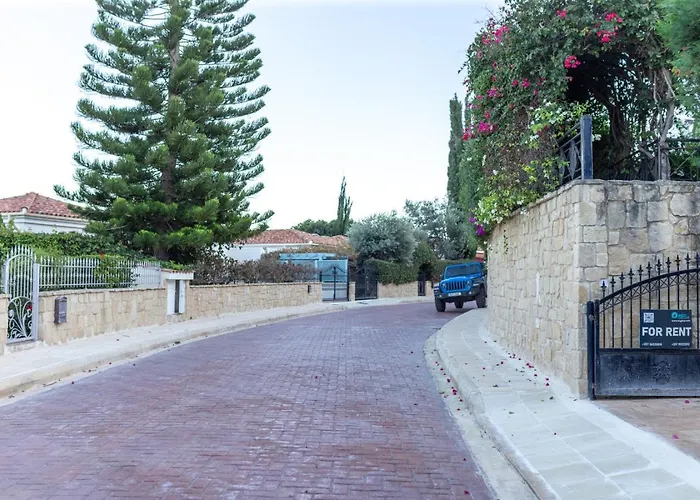Villa Rafaela - Luxury 4Br Retreat Near The Baths Of Aphrodite
